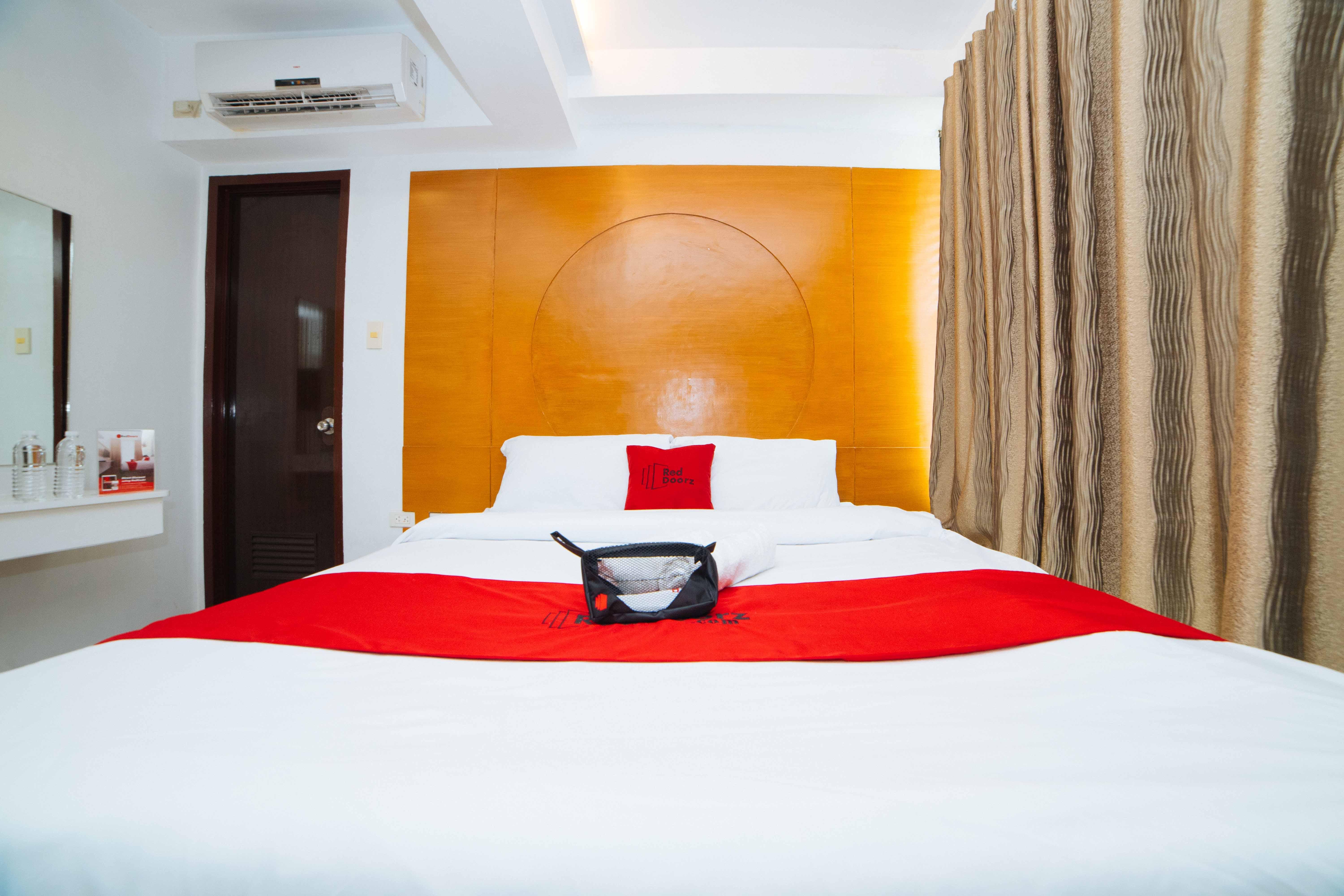 Reddoorz Near Bambang Station Otel Manila Dış mekan fotoğraf
