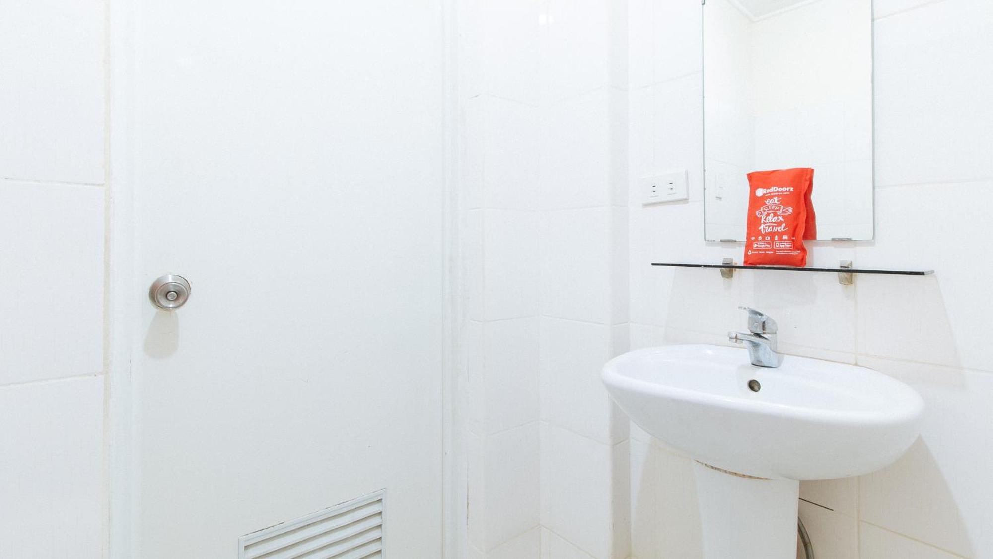 Reddoorz Near Bambang Station Otel Manila Dış mekan fotoğraf