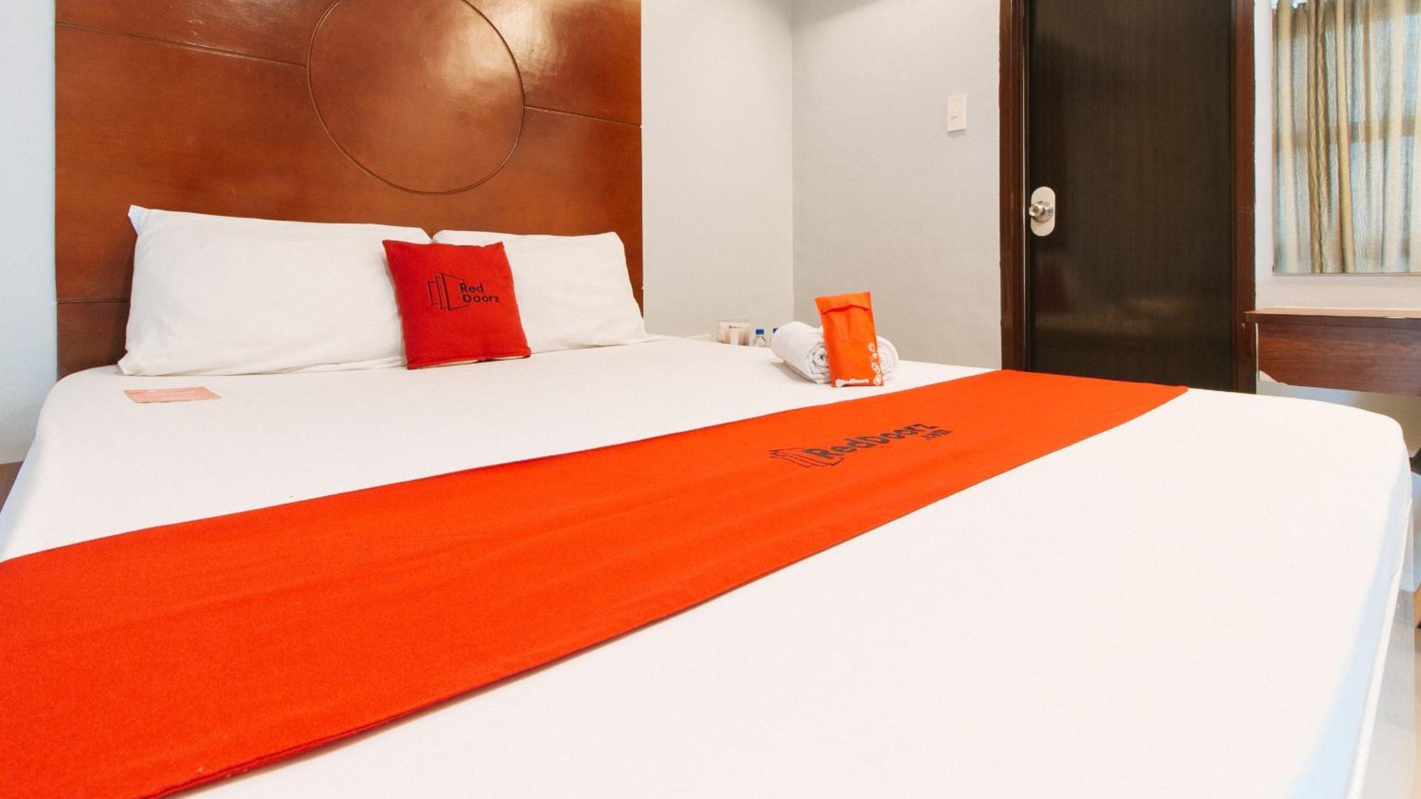 Reddoorz Near Bambang Station Otel Manila Dış mekan fotoğraf