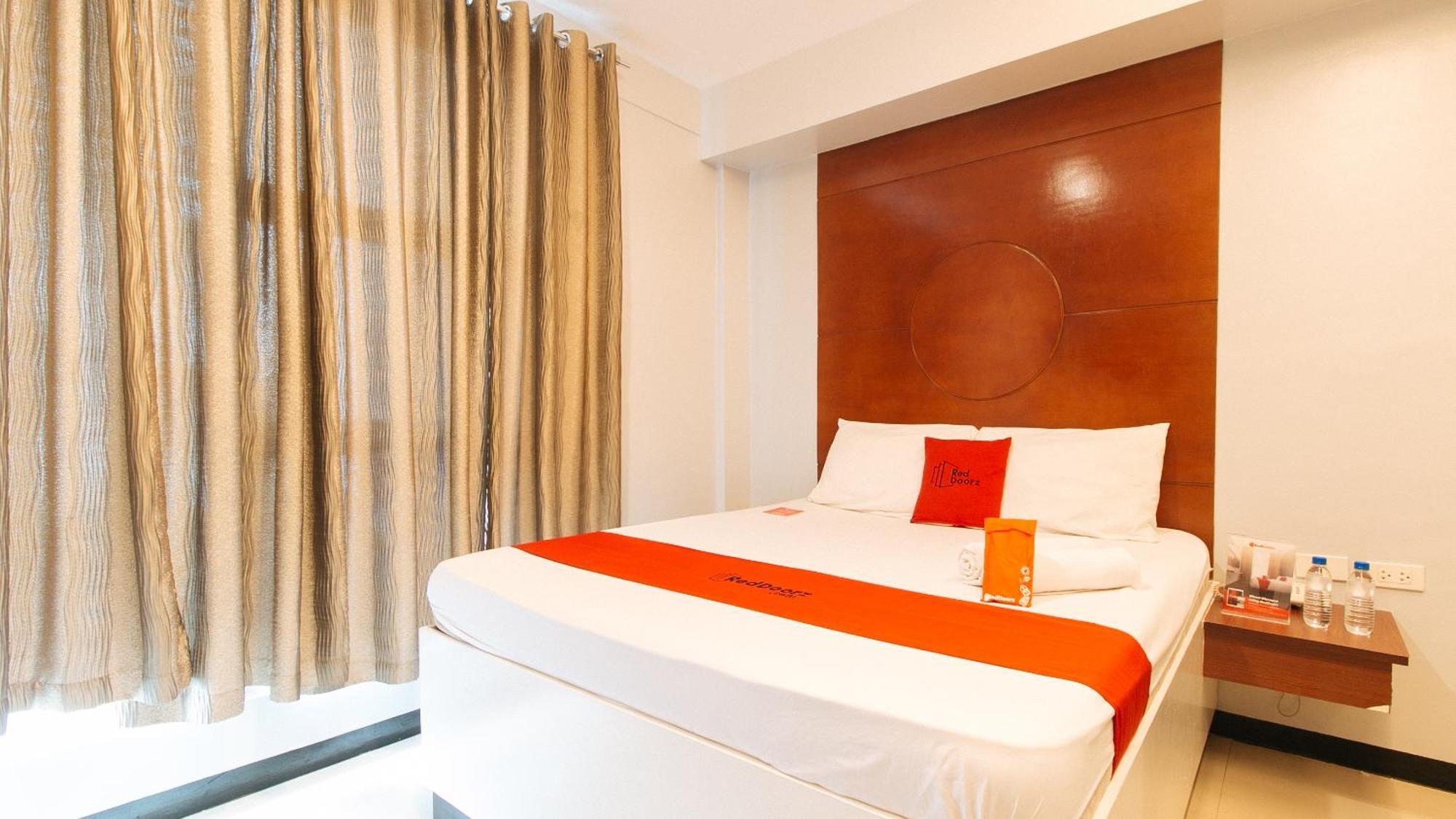 Reddoorz Near Bambang Station Otel Manila Dış mekan fotoğraf