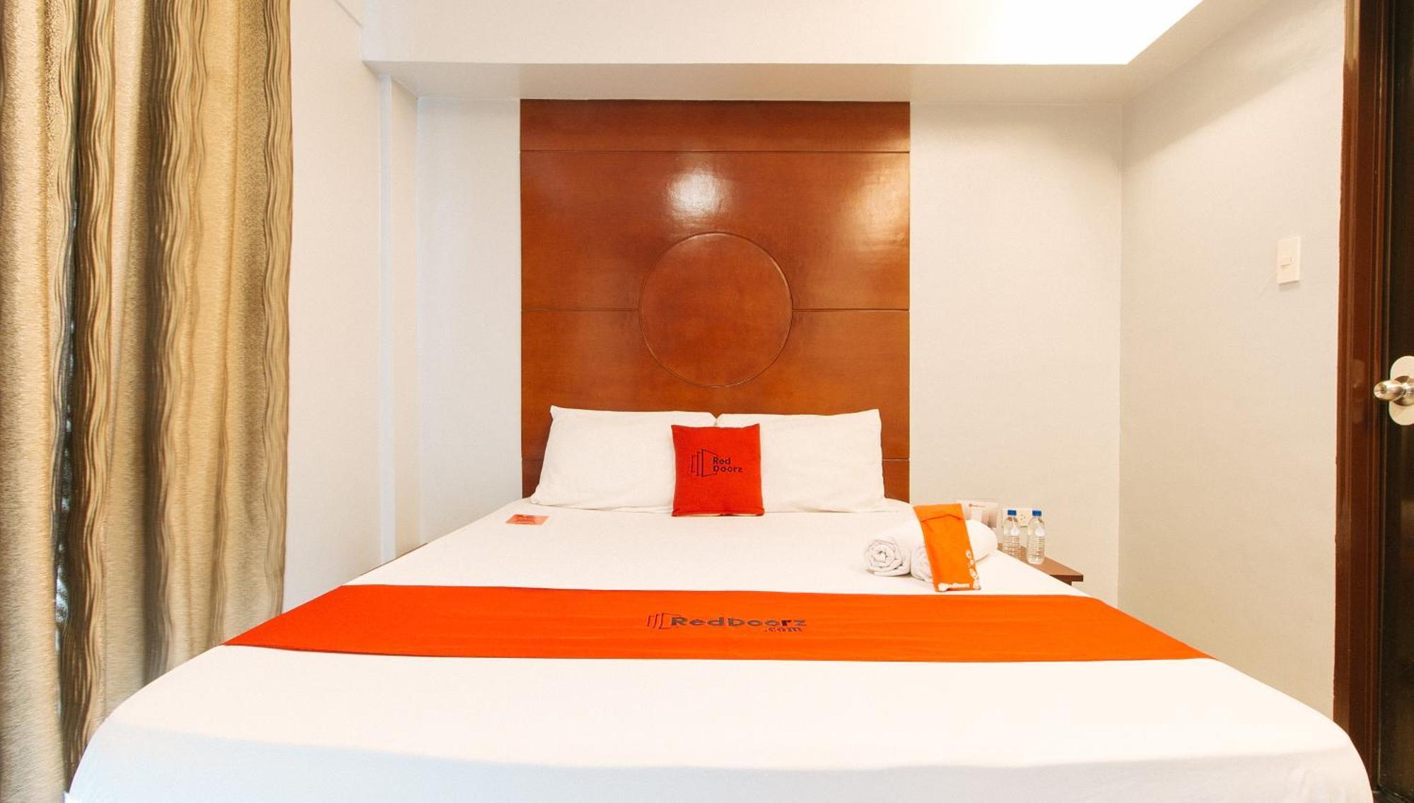 Reddoorz Near Bambang Station Otel Manila Dış mekan fotoğraf
